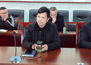 青海省贵德县教师到紫石中学调研交流